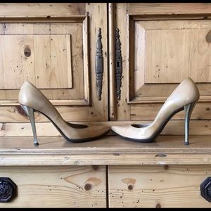 Stuart Weitzman Naughty Adobe Anile pump 7.5